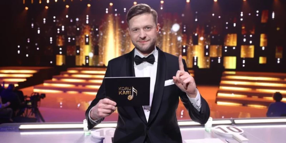 Ar košiem priekšnesumiem, pozitīvām emocijām un lieliskām dziesmām aizvadīta šova "Koru kari" pirmā tiešraide.