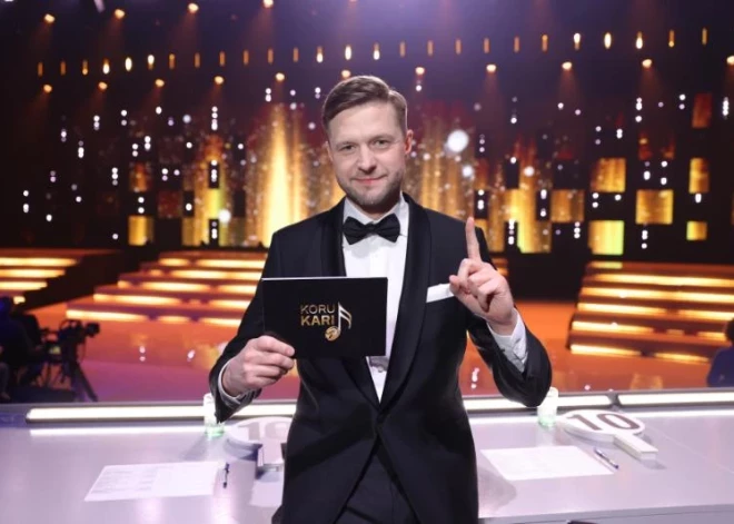 Ar košiem priekšnesumiem, pozitīvām emocijām un lieliskām dziesmām aizvadīta šova "Koru kari" pirmā tiešraide.