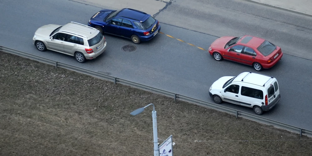 Ķīpsalā un citviet Rīgā ievieš jaunus atļautā ātruma ierobežojumus līdz 30 km/h.