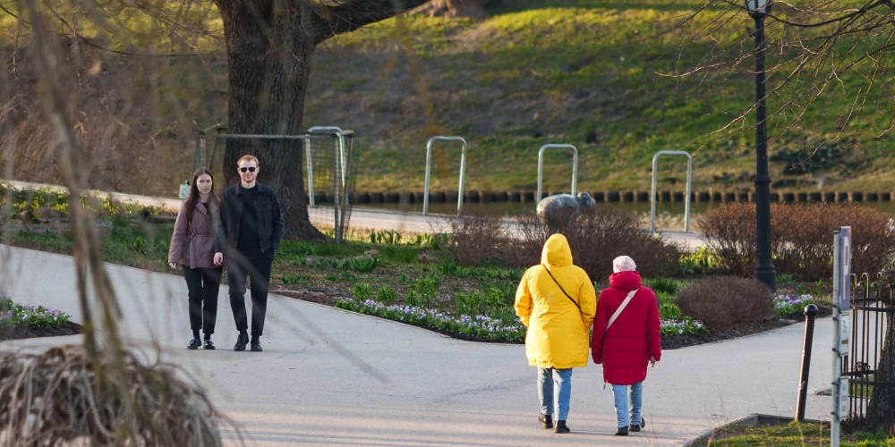 Vāc parakstus, lai apturētu grozījumus virsstundu un svētku dienu piemaksu samazināšanai.