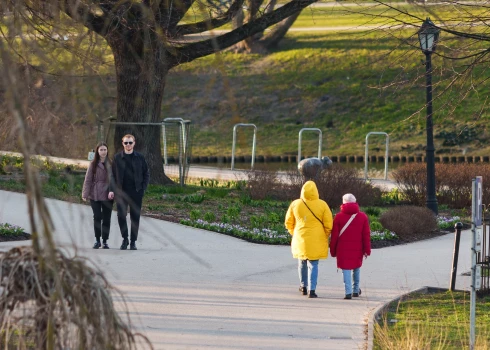 Vāc parakstus, lai apturētu grozījumus virsstundu un svētku dienu piemaksu samazināšanai.