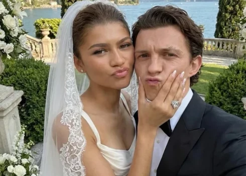 Zendajas un Toma Holanda foto "Instagram" ar "patīk" atzīmējuši 11 miljoni cilvēku.