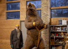 Монументальная скульптура Айгара Бикше "Укрощение зверя сердцем" будет представлена в Венеции