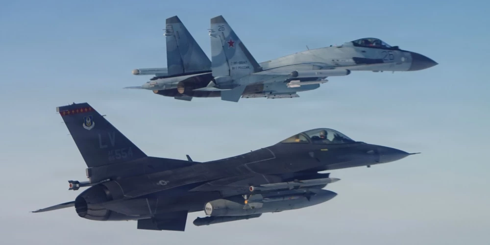 Turcija izvieto Ziemeļkiprā sešus iznīcinātājus F-16.