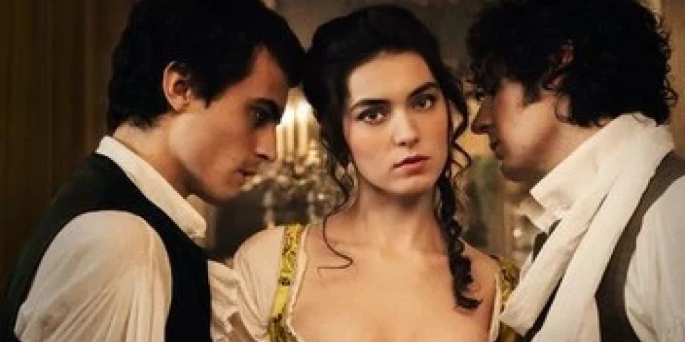 Kadrs no seriāla "Merteuil".