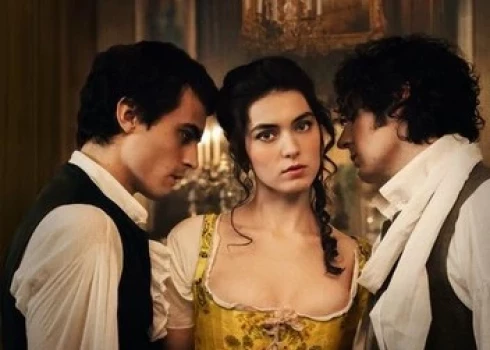 Kadrs no seriāla "Merteuil".