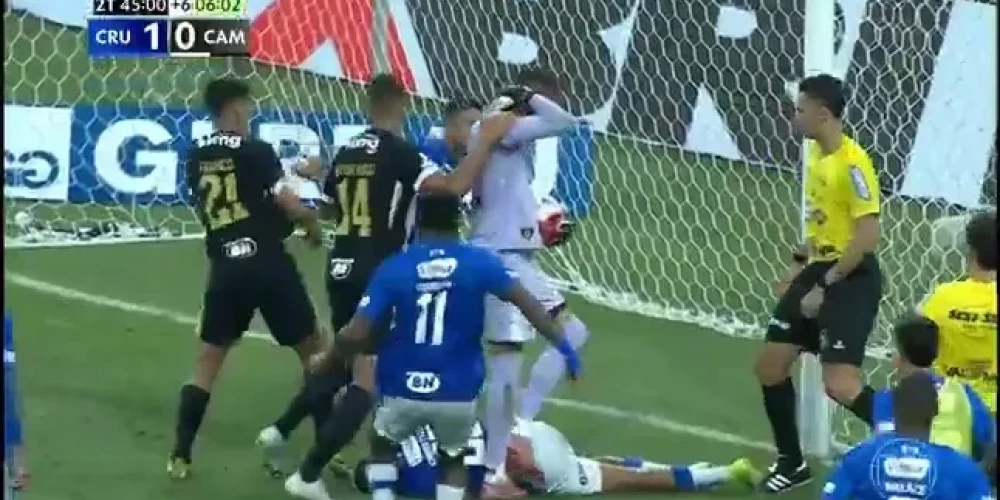 Konflikta sākums, kas vēlāk izraisīja kautiņu starp abām komandām.