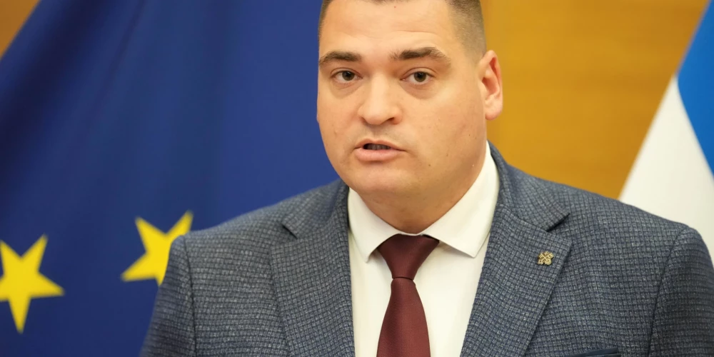 Rīgas vicemērs Edvards Ratnieks uzskata, ka Rīgā “jāpievelk skrūves”, lai ierobežotu gan legālo, gan nelegālo imigrāciju.