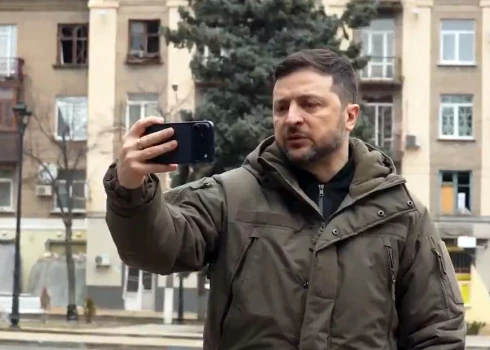 Zelenska brauciens uz Donbasu notika sarežģītos apstākļos un ilga gandrīz dienu.