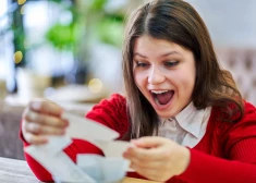 Izkrišana no gultas palīdz studentei laimēt prāvu naudu