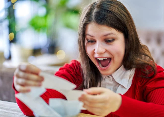 Izkrišana no gultas palīdz studentei laimēt prāvu naudu