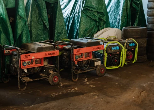 "Rīgas ūdens" ziedojis Ukrainai septiņus elektroģeneratorus. 