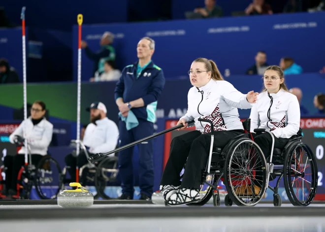 Latvijas ratiņkērlinga komanda paralimpiskajās spēlēs izcīna otro uzvaru