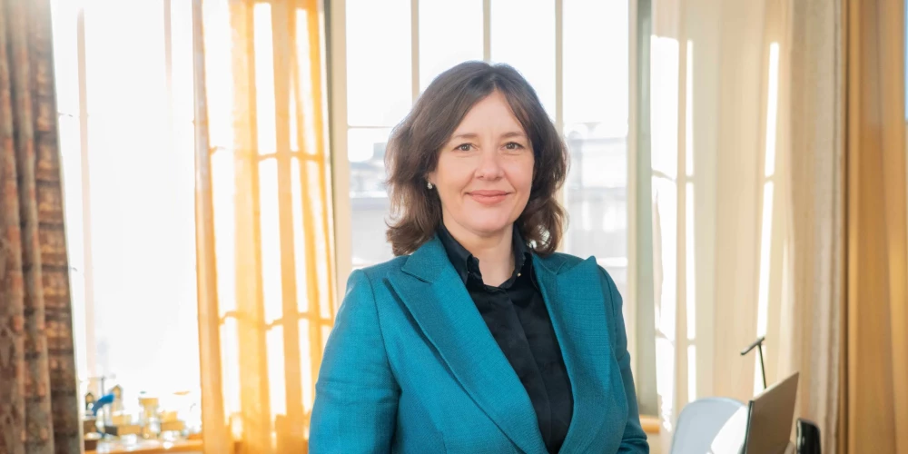 Sarunā ar žurnālu "Kas Jauns" Dana Reizniece neslēpj prieku, ka 44 gadu vecumā ir kļuvusi par vecmāmiņu, un savas jaunās sajūtas raksturo īsi un kodolīgi: “Man pašai liels prieks, gandarījums un lepnums par meitu."