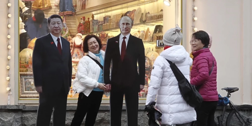 Туристы в Москве в конце 2025 года.