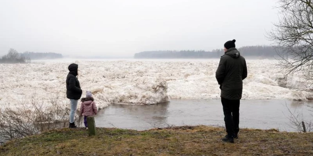 Daugava šopavasar vēl var sagādāt pārsteigumus.
