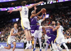 Bez Kristapa Porziņģa "Warriors" zaudē vienai no līgas vājākajām komandām