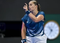 Pēc zaudējuma vienspēlēs Ostapenko dramatiskā cīņā izstājas arī no Indianvelsas dubultspēļu turnīra