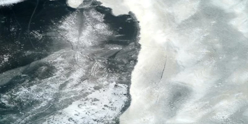 Glābēji atgādina, ka ledus ūdenstilpēs patlaban ir ļoti nedrošs.