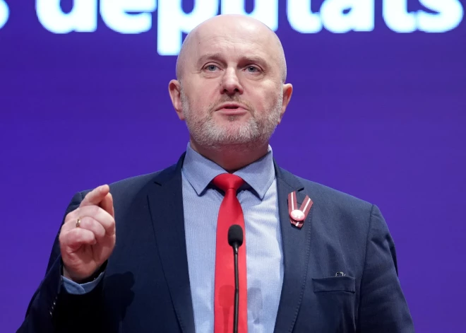 "Мы все время хотим контролировать, наказывать и мешать": депутат Сейма жестко раскритиковал правительство Латвии