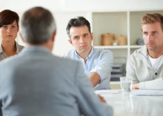 Стало известно о скрытой проблеме на рабочих местах в Балтии. Почему люди предпочитают молчать?