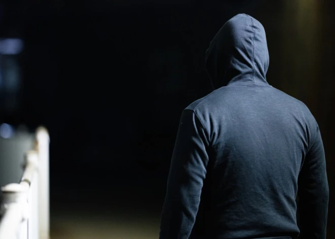 Pirms 10 gadiem tika piespriests Latvijas vēsturē vēl nebijis kriminālsods: kā divu kaimiņu draudzība beidzās tiesas zālē