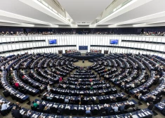 Европарламент против ИИ-пиратства: авторы должны получать деньги за обучение моделей