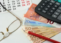 Deputāti maina pozīciju un atbalsta 100% piemaksu par darbu svētku dienā