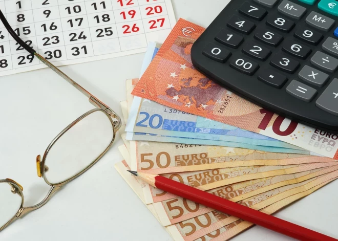 Deputāti maina pozīciju un atbalsta 100% piemaksu par darbu svētku dienā