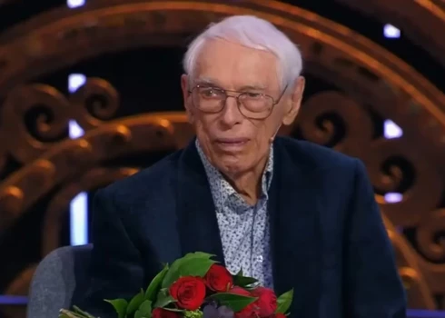 Автор "Острова невезения" и "Звенит январская вьюга" отмечает столетие.