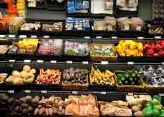 Цены в Латвии снова изменились: какие товары и услуги заметно подорожали в феврале