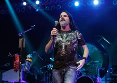 Aizsaulē devies roka veterānu "Boston" solists Tomijs DeKarlo - tieši tajā pašā datumā, kad pašnāvību izdarīja viņa priekštecis Breds Delps