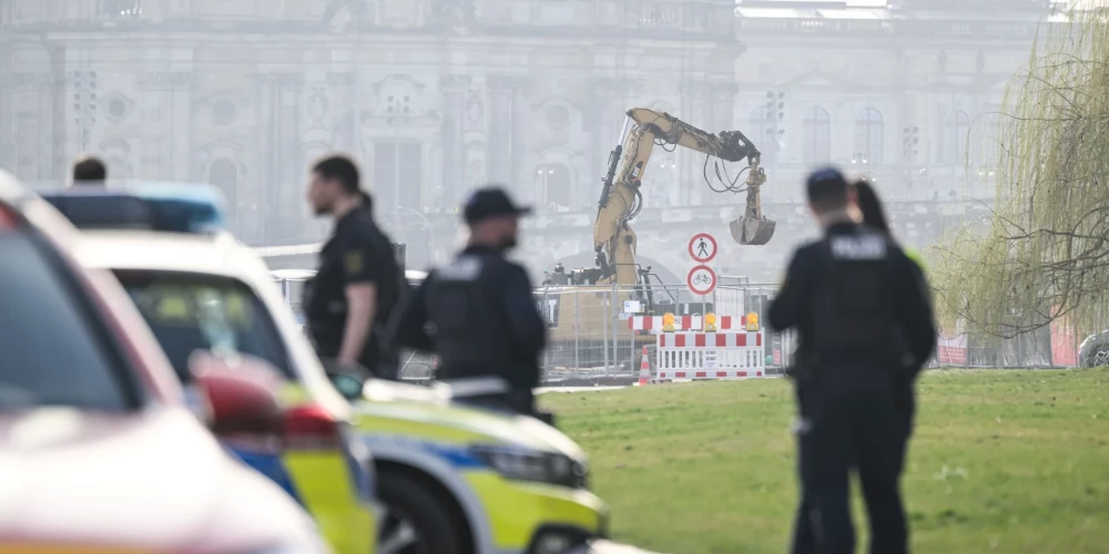 Drēzdenē pēc Otrā pasaules kara aviobumbas atrašanas no pilsētas centra jāevakuējas 18 000 cilvēku (foto: Scanpix / dpa / picture-alliance)