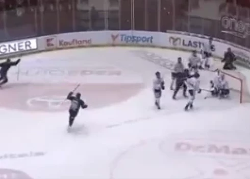 Haralds Egle gūst kuriozus vārtus (ekrānuzņēmums no video)