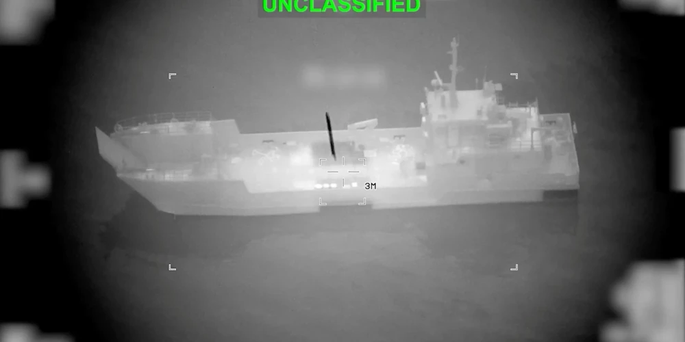 ASV pie Hormuza šauruma iznīcinājušas 16 Irānas mīnu licēju kuģus.