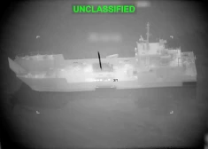 ASV pie Hormuza šauruma iznīcinājušas 16 Irānas mīnu licēju kuģus