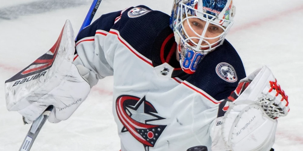 Latvijas vārtsargs Elvis Merzļikins NHL mačā atvairīja 16 pretinieku metienus.