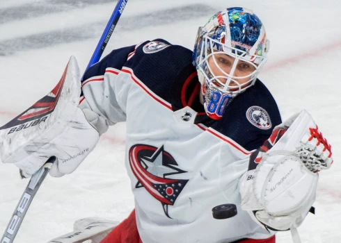 Latvijas vārtsargs Elvis Merzļikins NHL mačā atvairīja 16 pretinieku metienus.