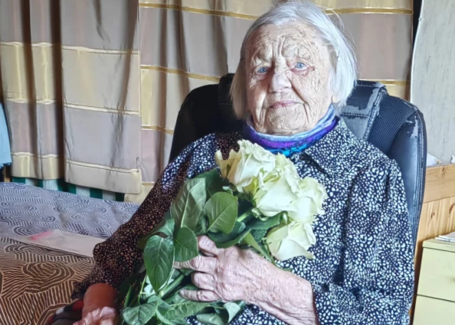 Cēsiniece Austra Lucija Kalniņa nosvinējusi 100 gadu jubileju