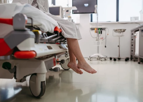 Latvija kļūst par glābiņu daudzām krūts vēža pacientēm no Lietuvas. 