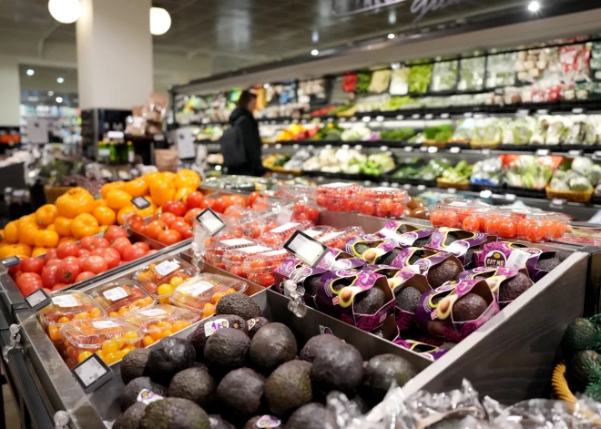 В Латвии объяснили, при каком сценарии товары в магазинах могут подорожать уже осенью