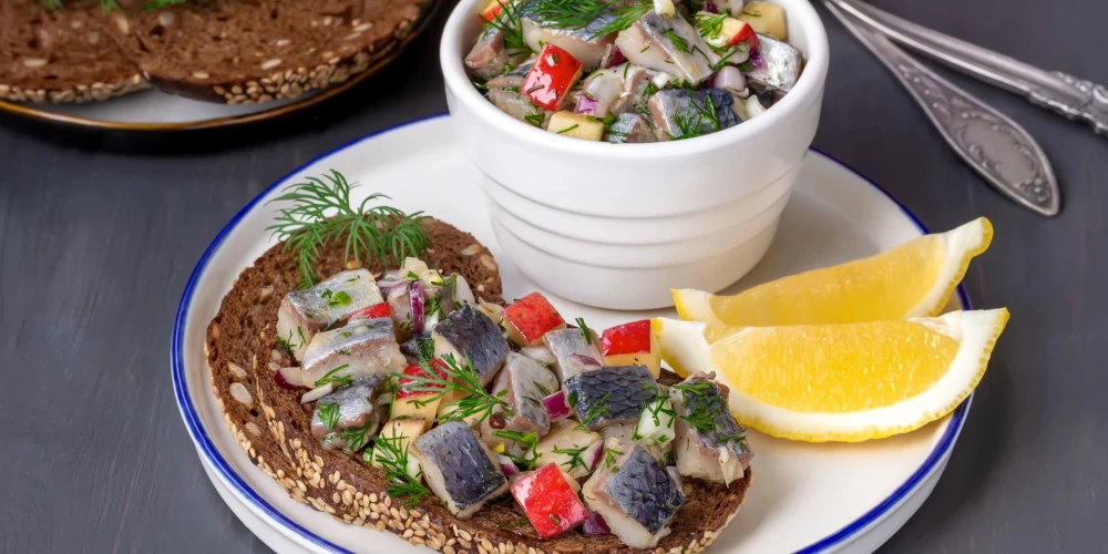 Pašu sālīta vai marinēta zivs derēs gan uzkodām, gan kā pamatēdiens.