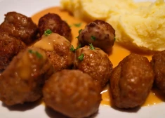 Oskars veikalā iegādātās gaļas bumbiņās uzgājis nepatīkamu pārsteigumu. "Pirmais kodiens - sajūtas nepatīkamas!"