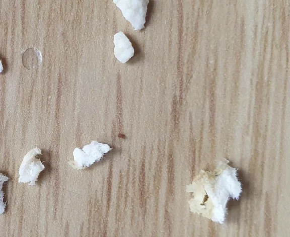 Oskars norāda, ka gaļas bumbiņās uzgājis kaut ko tādu, kas stipri līdzinās papīram - gan pēc izskata, gan tekstūras.