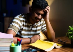 В Латвии начинают догадываться, почему тысячи иностранцев бросают вузы. И каков выход?