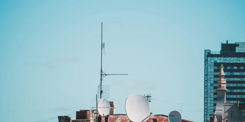 Rīgā aizturēti vairāki sakaru kabeļu zagļi. 