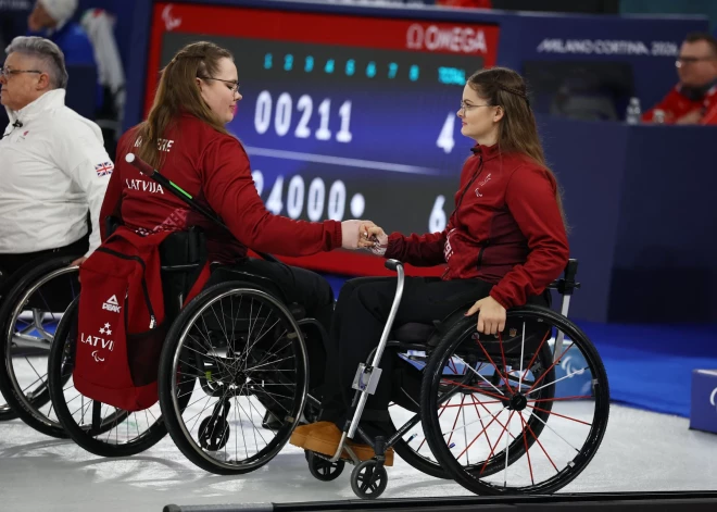 Latvijas ratiņkērlingisti pieveic Lielbritāniju un saglabā cerības uz pusfinālu