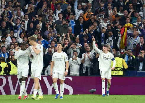 "Real" pārspēj Mančestras "City" UEFA Čempionu līgas astotdaļfināla pirmajā spēlē.