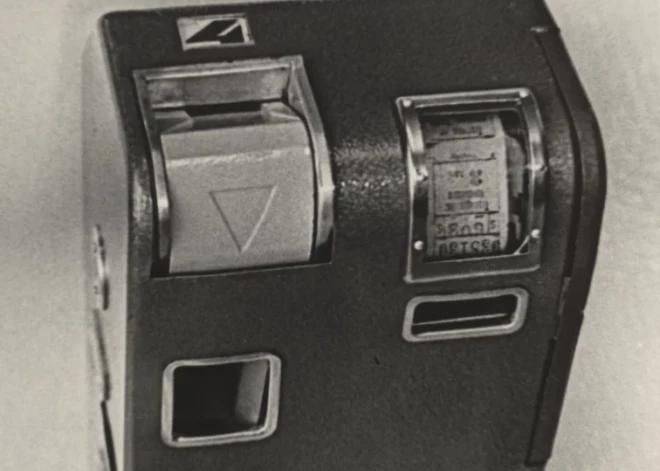 Фото из прошлого: как в Риге раньше покупали билеты на транспорт и обманывали автоматы