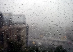 Šorīt vairākus Latvijas novadus skāris pirmais šī gada pērkona negaiss